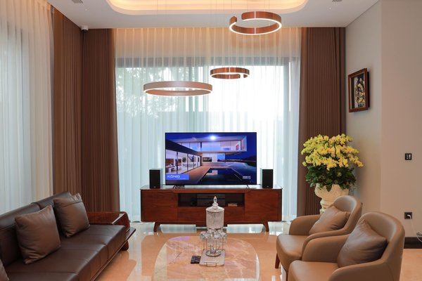 How Can UK Women's Fashion Impact Personal Style Choices?